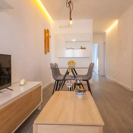 B38 - Tamar & Patio