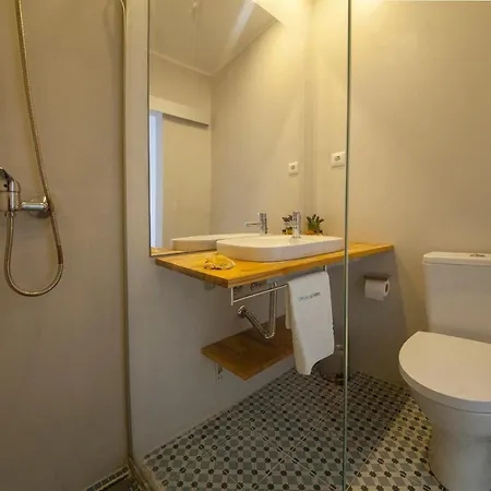 B38 - Tamar & Patio Apartment *